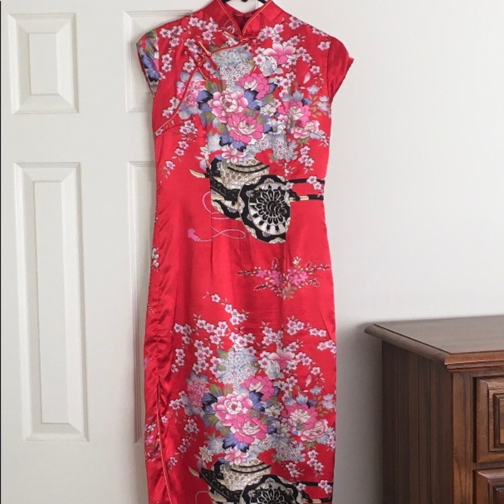 Authentic Floral-Print Cheongsam from Shanghai, China (Size 6)